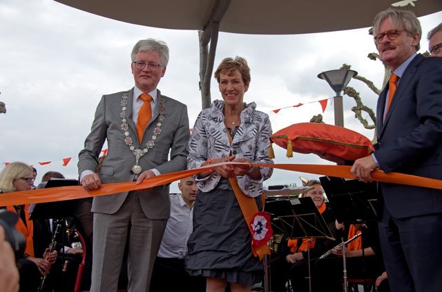 Opening Muziekkoepel Nieuw Vennep 26 April 2014 — foto 2