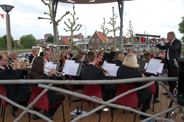 Opening Muziekkoepel Nieuw Vennep 26 April 2014 — foto 7