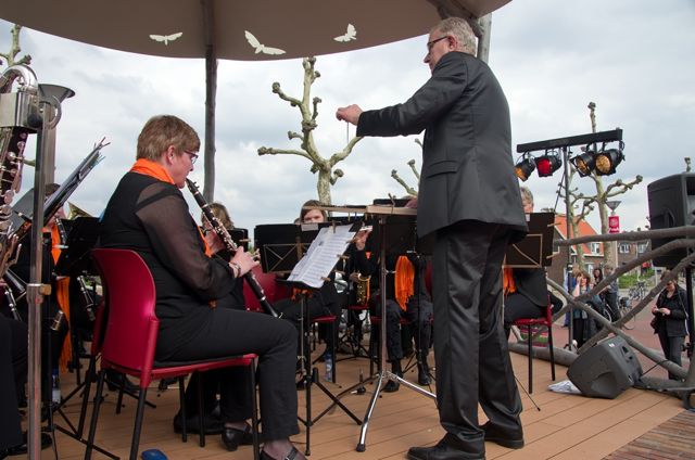 Opening Muziekkoepel Nieuw Vennep 26 April 2014 — foto 14