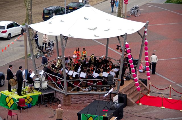 Opening Muziekkoepel Nieuw Vennep 26 April 2014 — foto 18